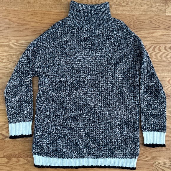 H&M Divided Long Turtleneck Sweater (M) - Picture 2 of 10